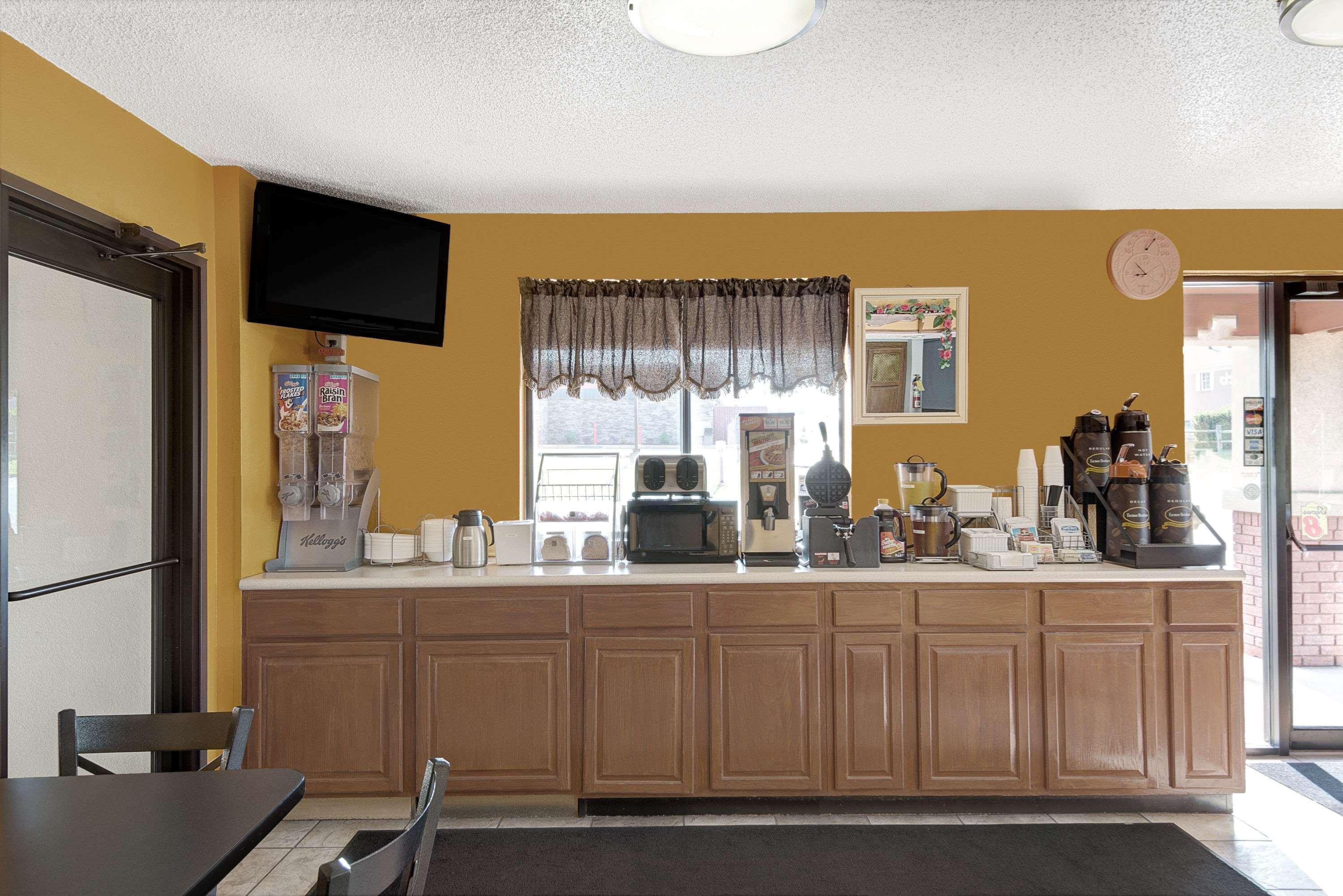 מלון Super 8 By Wyndham Waynesburg מראה חיצוני תמונה