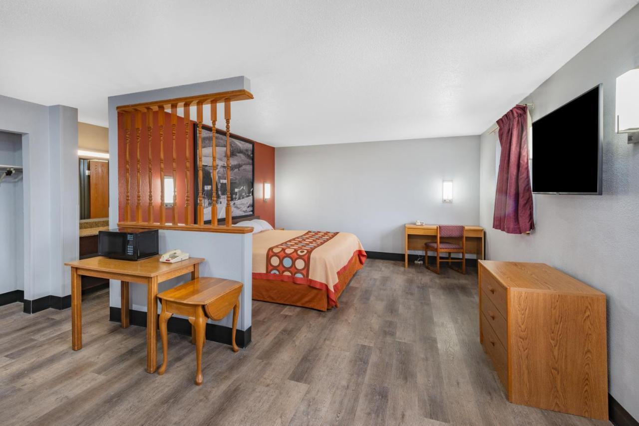 מלון Super 8 By Wyndham Waynesburg מראה חיצוני תמונה